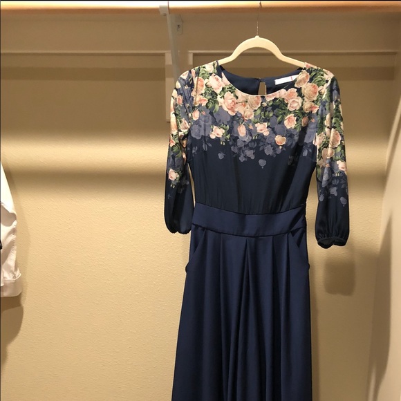 Dress - Picture 2 of 6